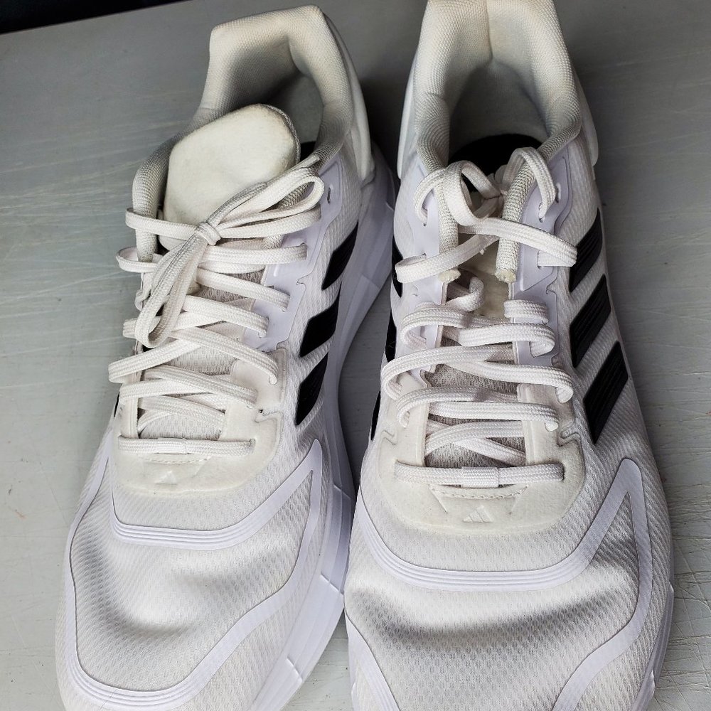 Men's Adidas Lightmotion size 10